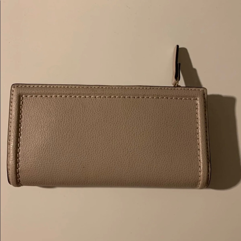 Kate Spade - Picture 2 of 3